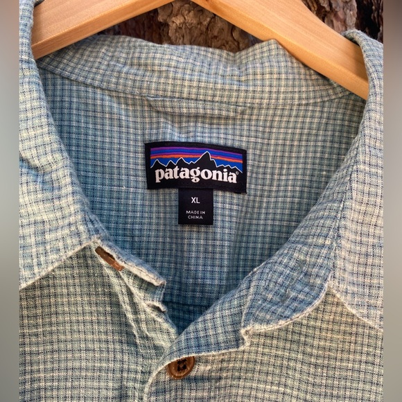 PATAGONIA Men’s XL Blue Plaid Button Down Shirt - Picture 2 of 3